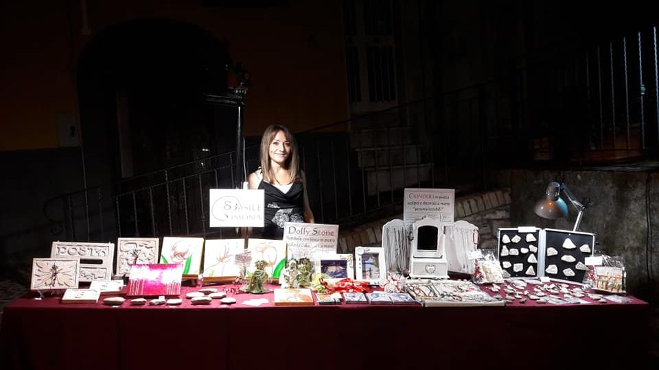 simona-basile-l-arte-di-ascoltare-la-pietra