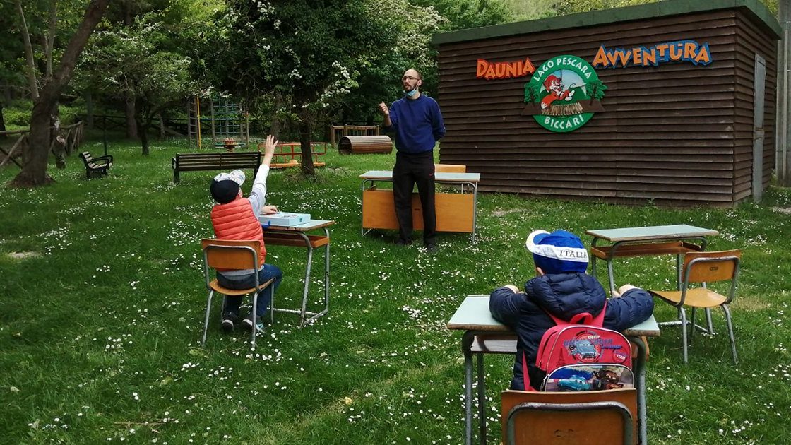 Lasilo-nel-bosco-per-ricominciare-ad-andare-a-scuola-nuove.jpg