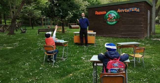 Lasilo-nel-bosco-per-ricominciare-ad-andare-a-scuola-nuove.jpg