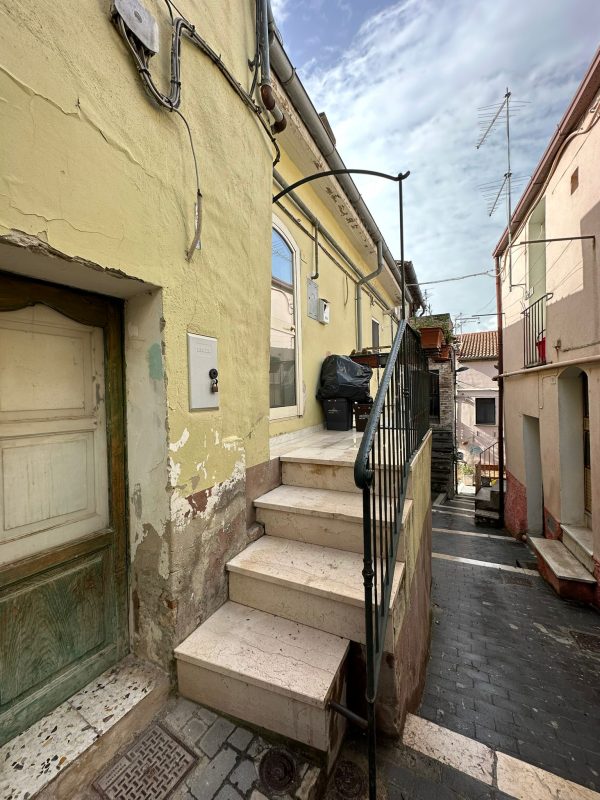 Casa 26 - Vico V° Duomo - immagine 2